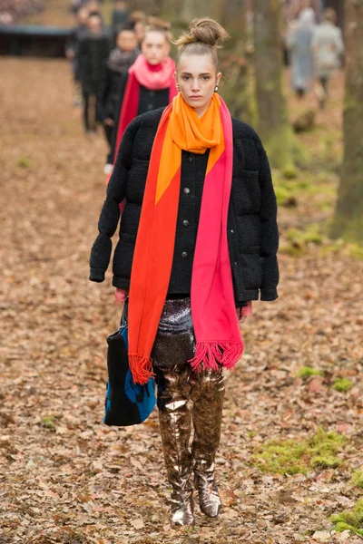 Look 17